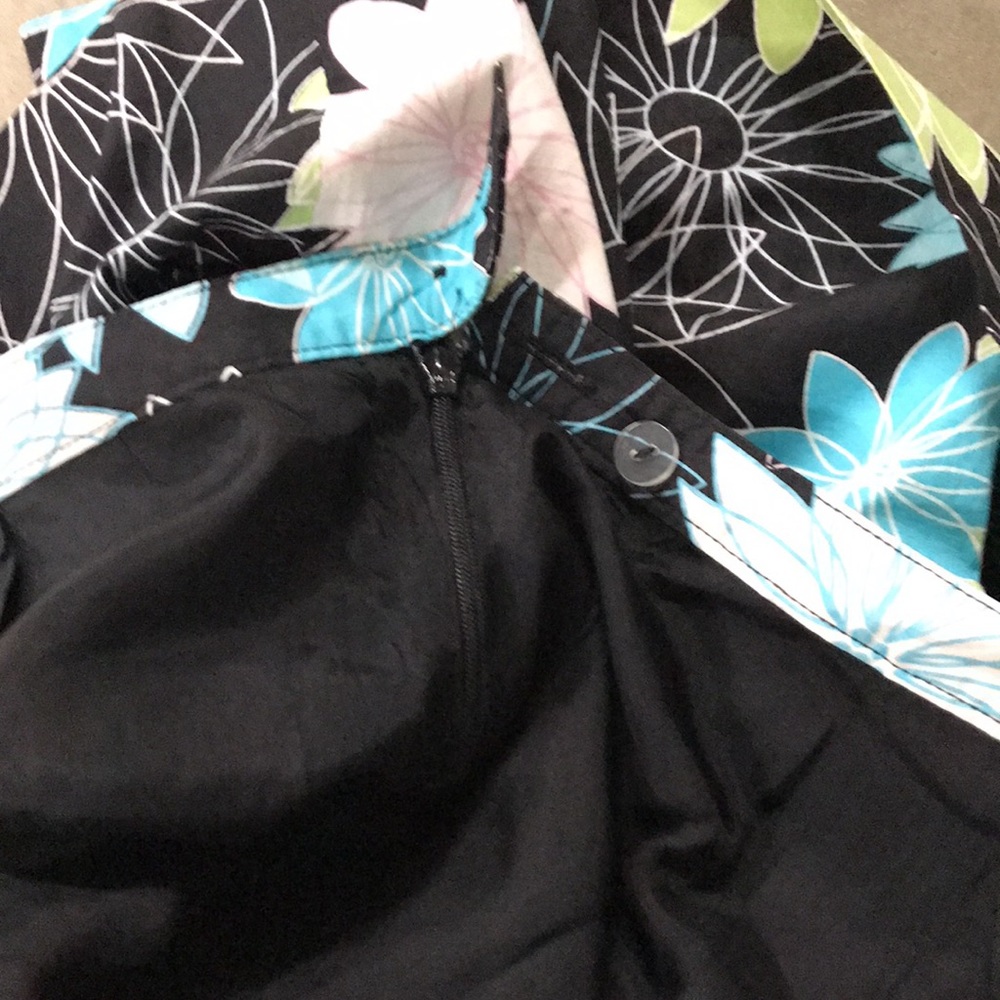Skirt by Rafaella. Black with floral. Size 10 - Picture 5 of 5